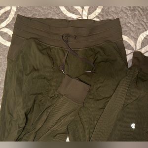 Lululemon dance studio mid-rise jogger